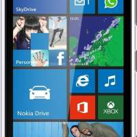 Smartphone Nokia Lumia 520/620 (écran tactile 9,7 cm (3,8 pouces), Snapdragon S4, double cœur, 1 GHz,
